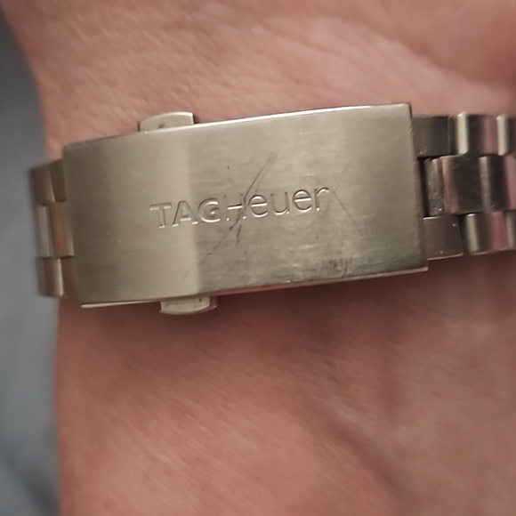 Woman's stainless steel TAGHeuer watch - Picture 2 of 2
